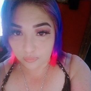 Meet your Posher, Adela